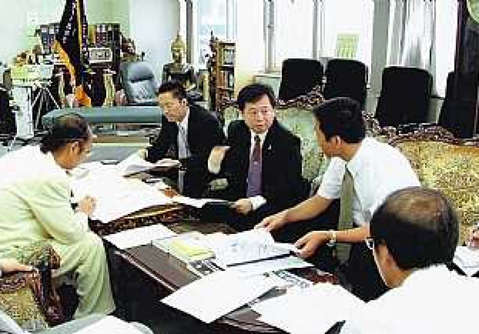 日本村上醫學大學董事會及校長與本組織總會長研商各種國際考試